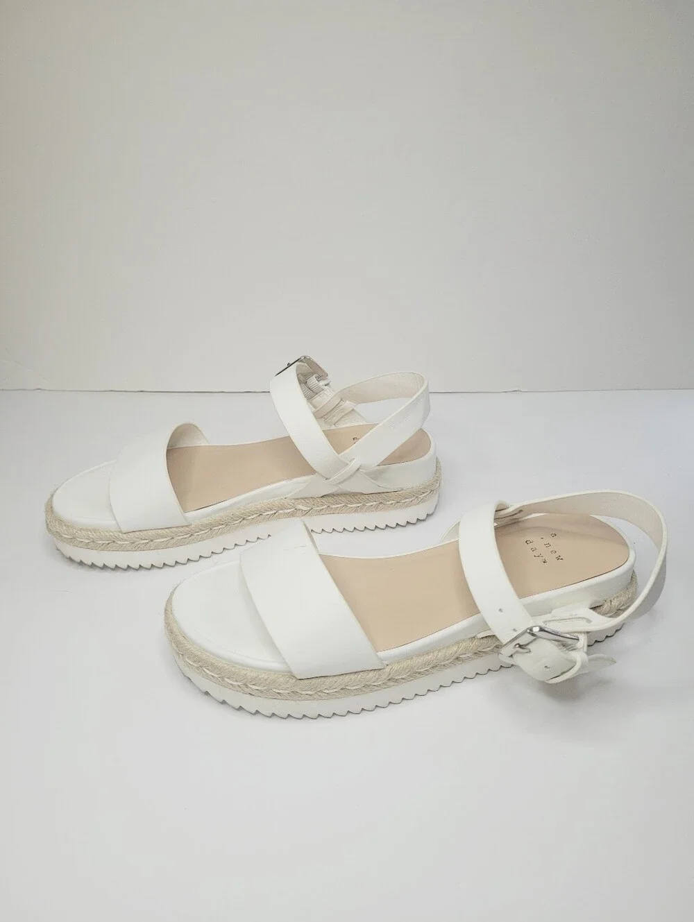 A New Day Rianne Strappy White Espadrille Sandals Women's 7.5 Platform Summer